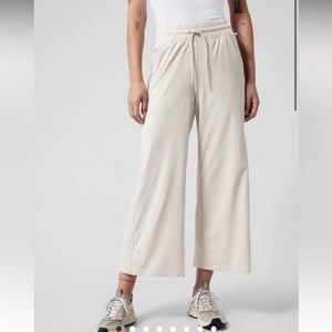 Athleta Straight leg crop pant